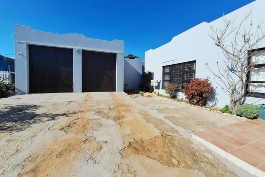 4 Bedroom Property for Sale in Lamberts Bay Western Cape